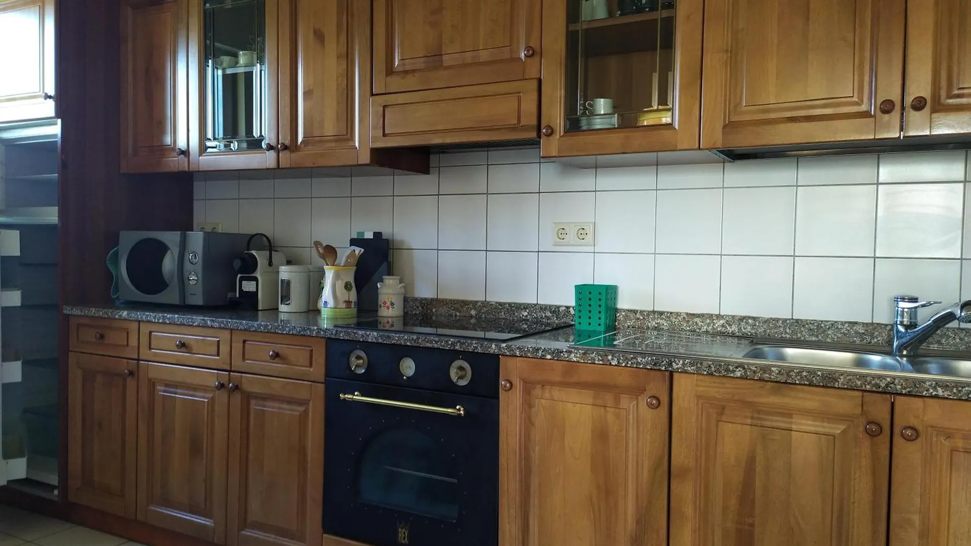 Quiet Peaceful 2Br Apartment With Parking In Kirchberg Luksemburg